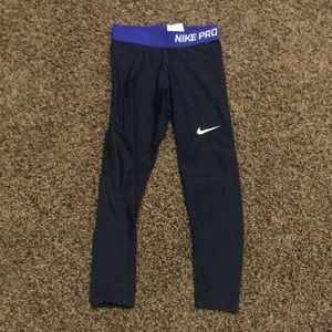 Navy blue Nike athletic leggings